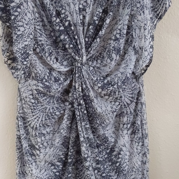 Grey body con mini dress with twist front … - Picture 4 of 5